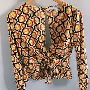 F21-Contemporary Retro Top